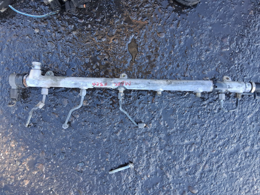 2004 MERCEDES BENZ E CLASS W211 E320 DIESEL INJECTOR RAIL A6130700195
