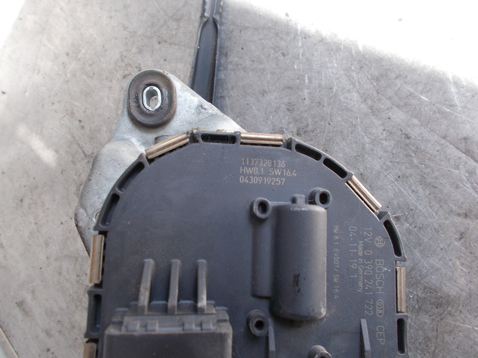 PEUGEOT 407 OS/ DRIVER SIDE FRONT WIPER MOTOR & LINKAGE 9656859880