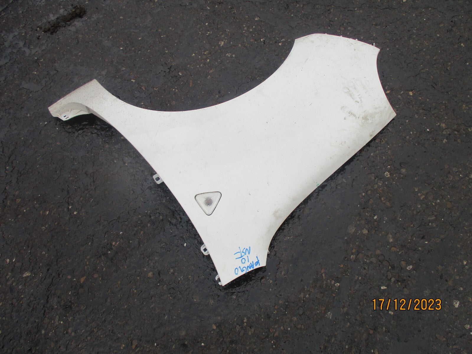 2010 RENAULT KANGOO MK2 NS PASSENGER SIDE FRONT WING PANEL WHITE