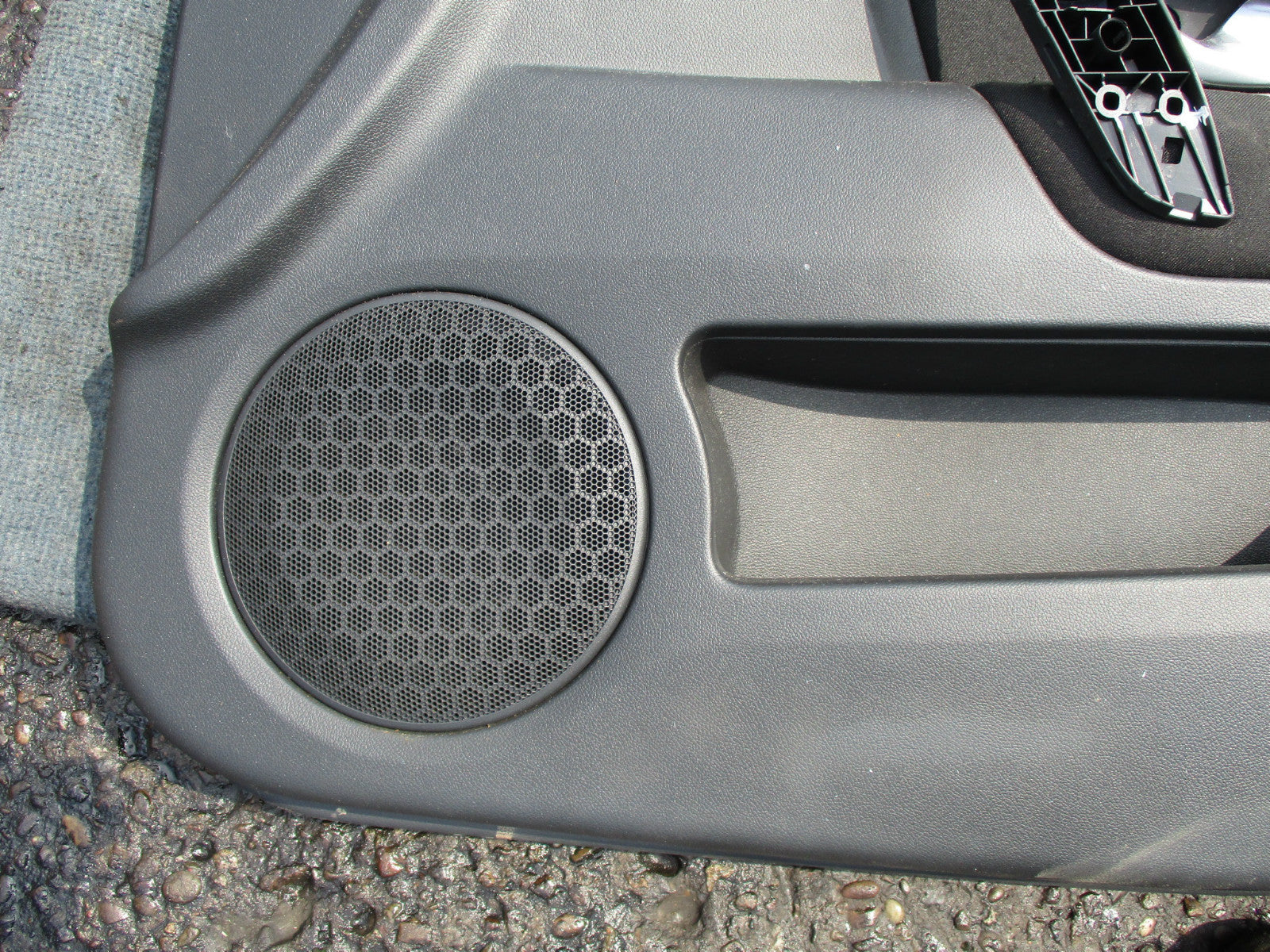 RENAULT LAGUNA MK3 2008 OSF DRIVER SIDE FRONT PLASTIC DOOR CARD PANEL