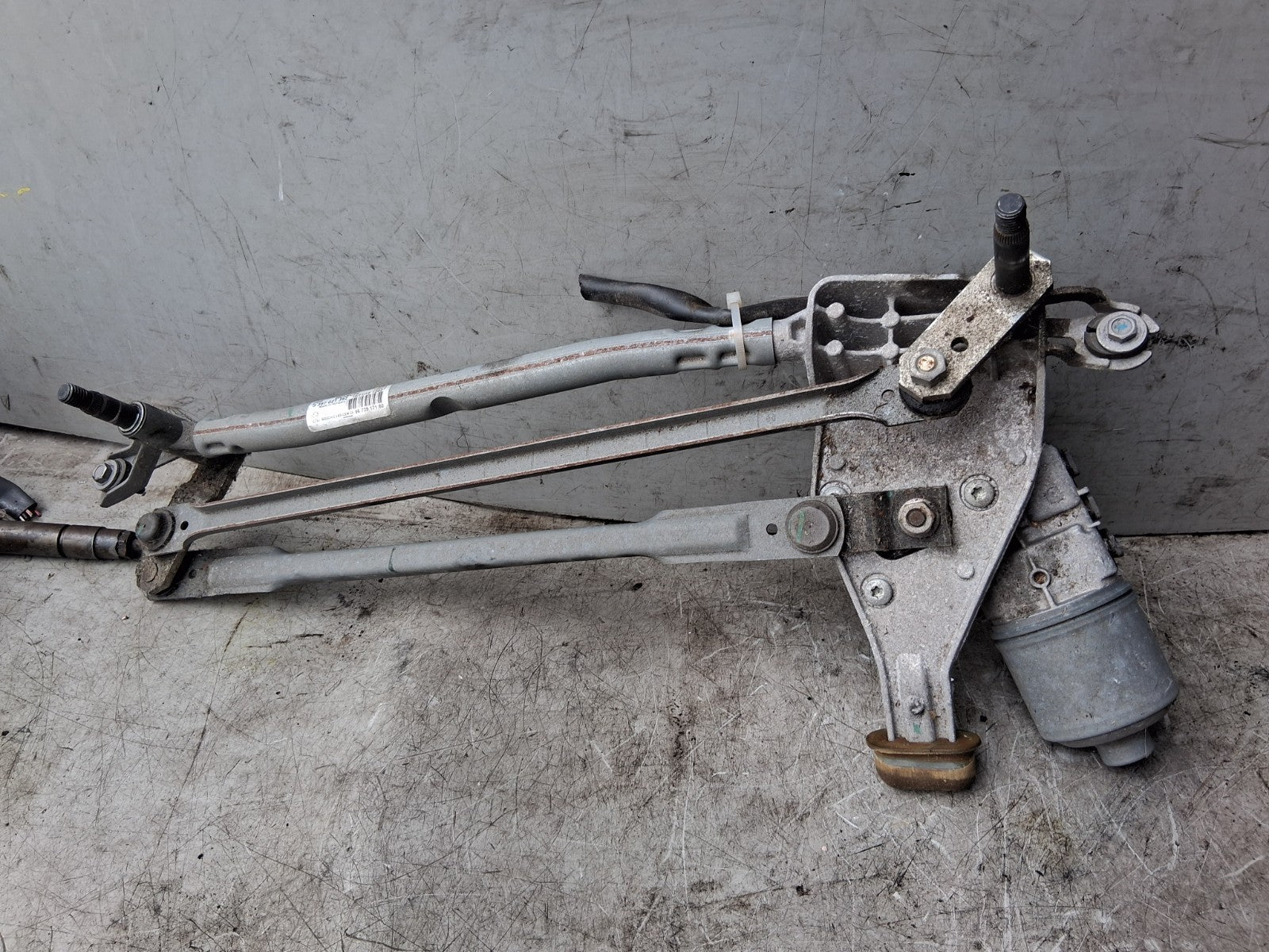 2012 PEUGEOT 208 1.2 PETROL FRONT WINDSCREEN WIPER MOTOR & LINKAGE 9673917180