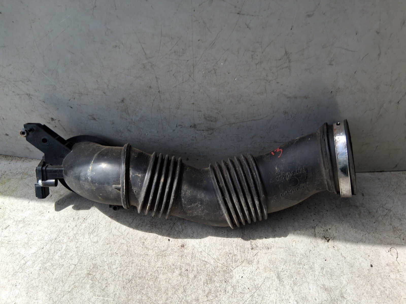 2013 FORD KUGA MK2 AIR INTAKE HOSE PIPE AV6112B624B