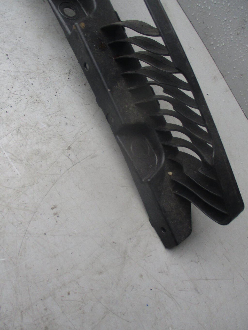 VW TIGUAN 2016 REAR BUMPER MOUNTING SUPPORT BRACKET 5NA807863