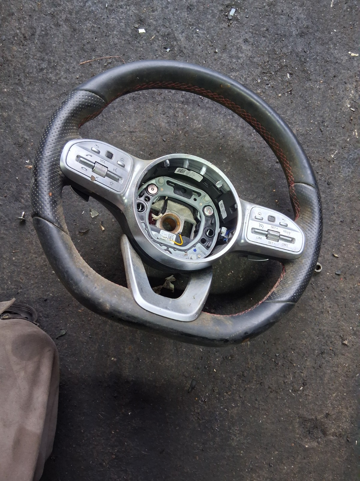 2021 MERCEDES A CLASS V177 MULTIFUNCTIONAL STEERING WHEEL A0050004599