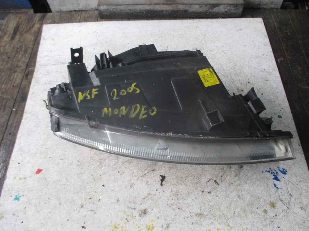 FORD MONDEO MK3 2005 NSF PASSENGER SIDE HEADLIGHT 1S7113006BL