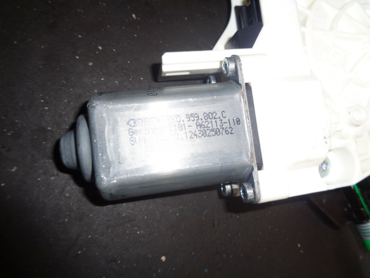 AUDI A1 SPORTBACK 8X 2015 DRIVER SIDE FRONT WINDOW REGULATOR AND MOTOR 8X4837462