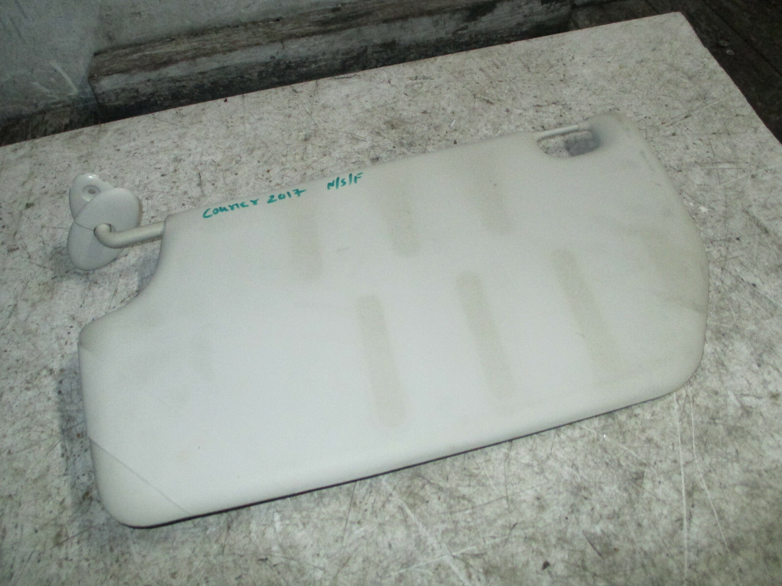 FORD TRANSIT COURIER 2016 NSF PASSENGER SIDE FRONT SUN VISOR CREAM