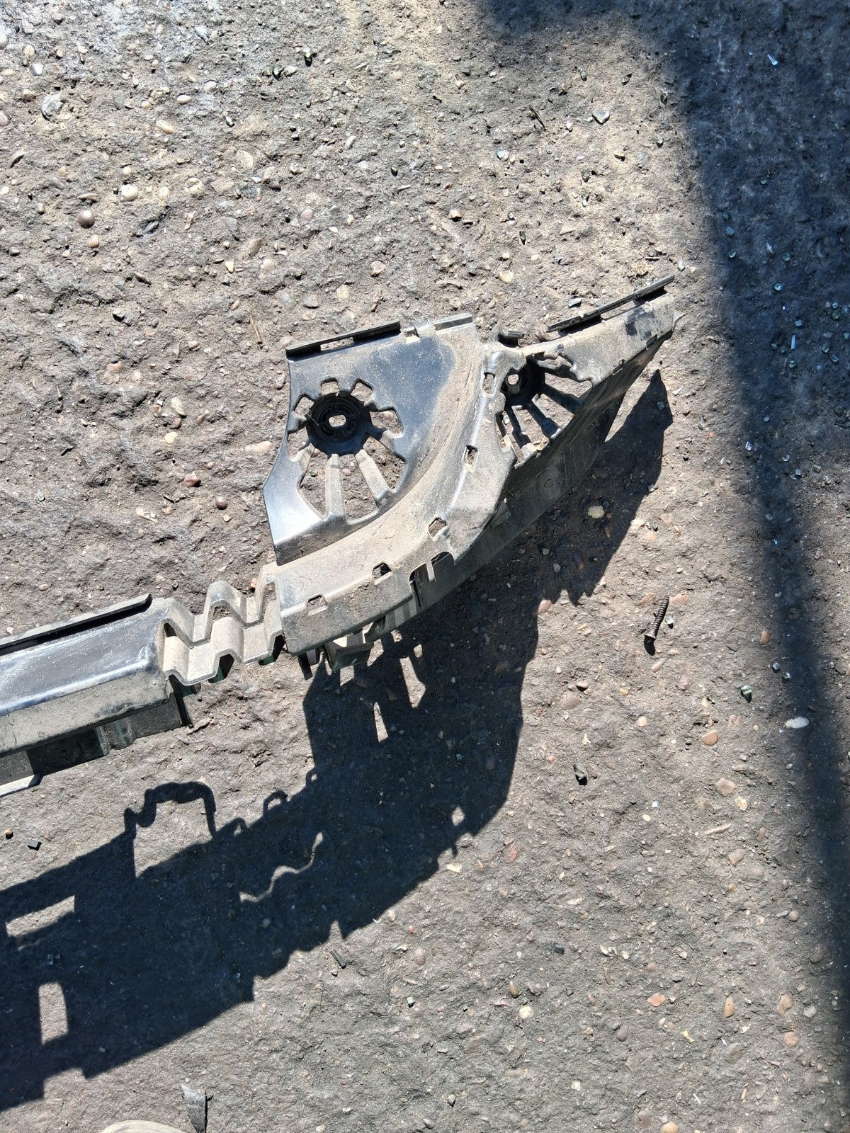 BMW 1 SERIES F20 2015  REAR BUMPER SUPPORT BRACKET 0833610