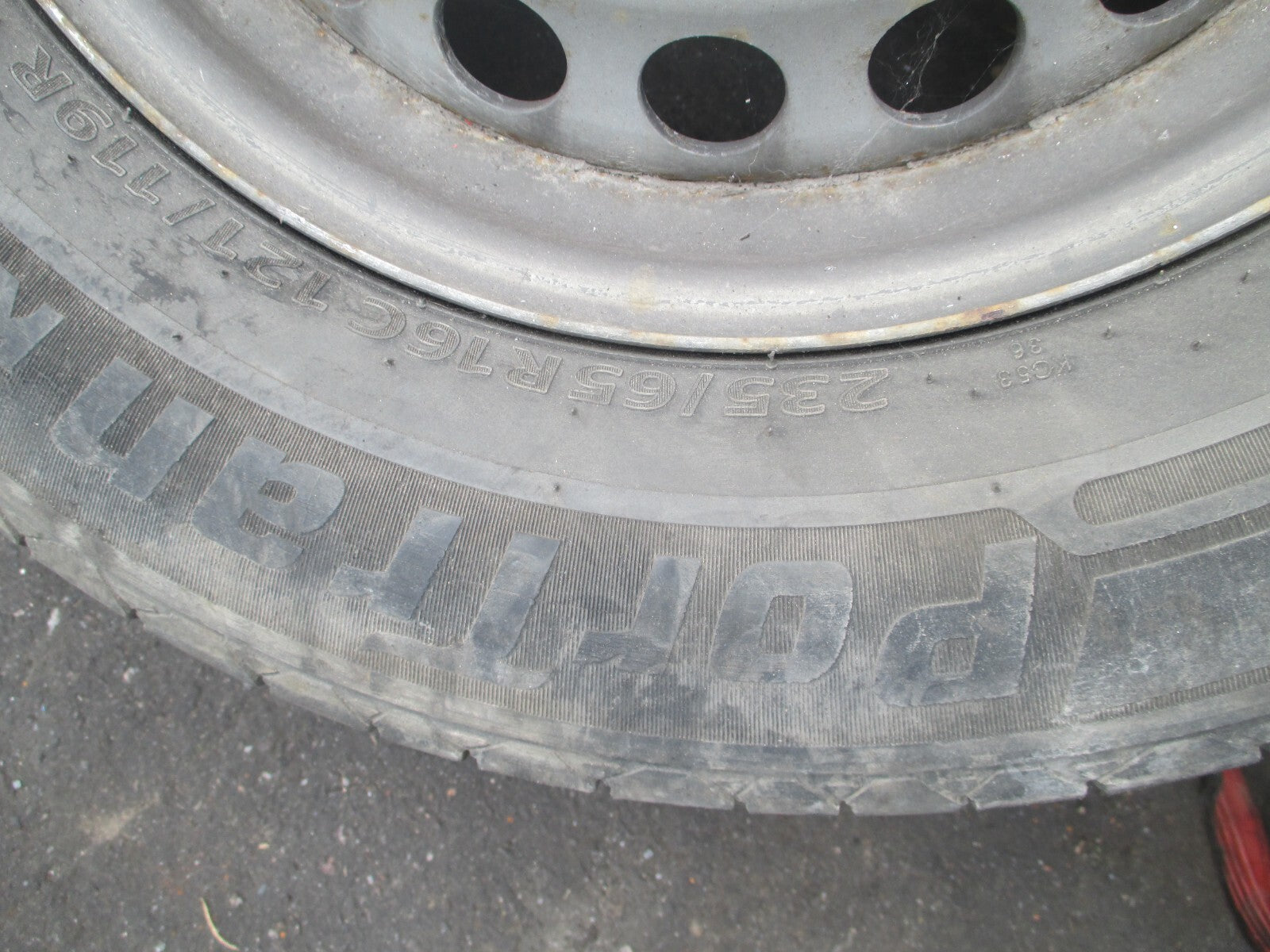 MERCEDES BENZ SPRINTER W907 2021 STEEL WHEEL WITH TYRE 235/65R16 C