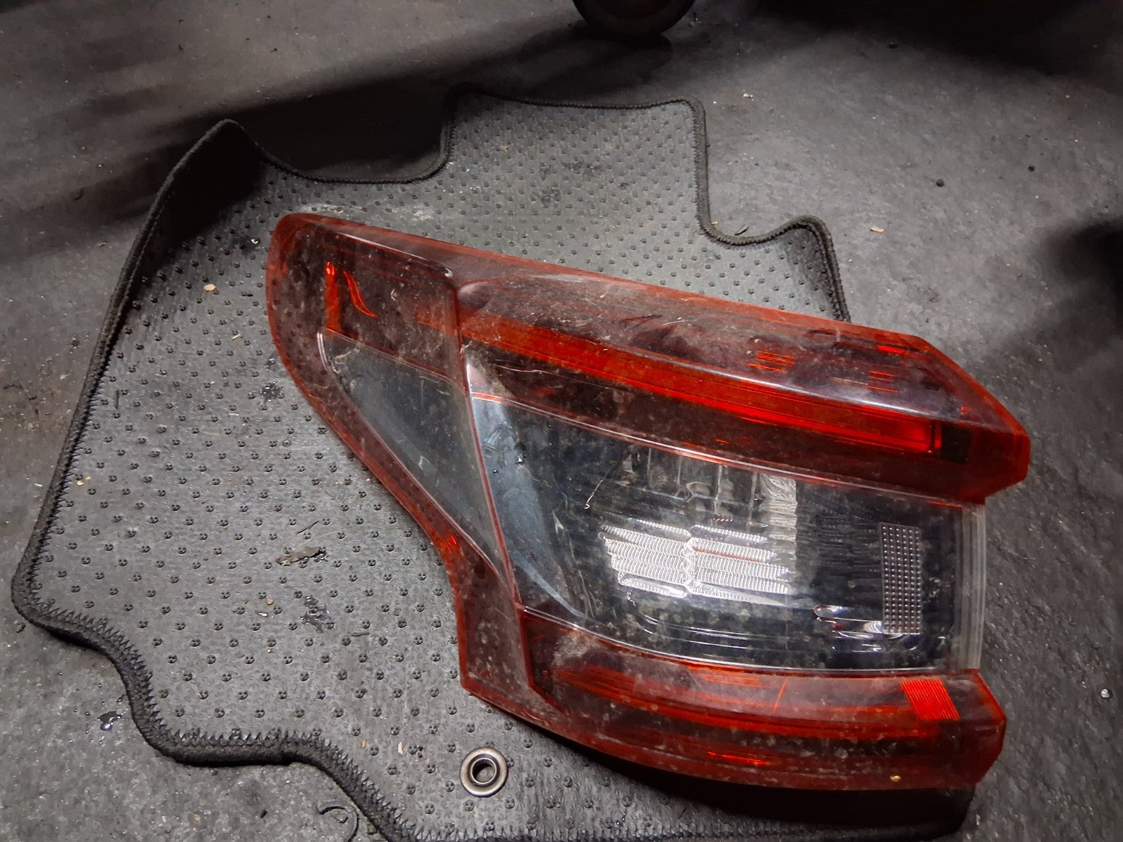 2020 NISSAN QASHQAI J11 MK2 FACELIFT NSR PASSENGER SIDE OUTER LEFT TAIL LIGHT