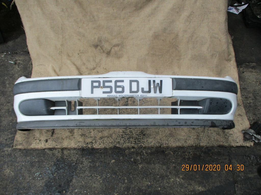 RENAULT MEGANE MK1 HATCHBACK 5 DOOR 1996 FRONT PLASTIC BUMPER IN WHITE
