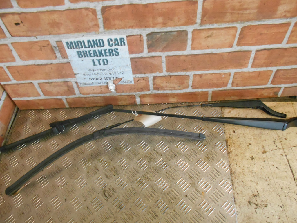 PEUGEOT 207 2007 OS NS DRIVER PASSENGER SIDE FRONT WINDSCREEN WIPER ARMS