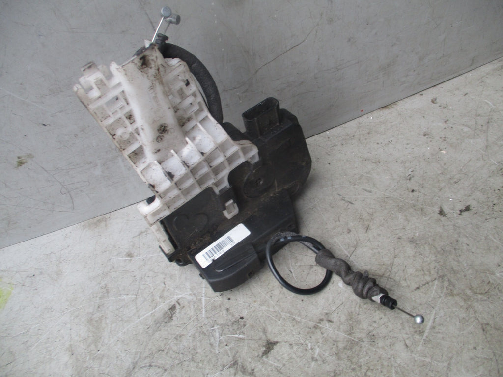 2013 HYUNDAI IX35 NSF PASSENGER SIDE FRONT DOOR LOCK MECHANISM 813102Y010