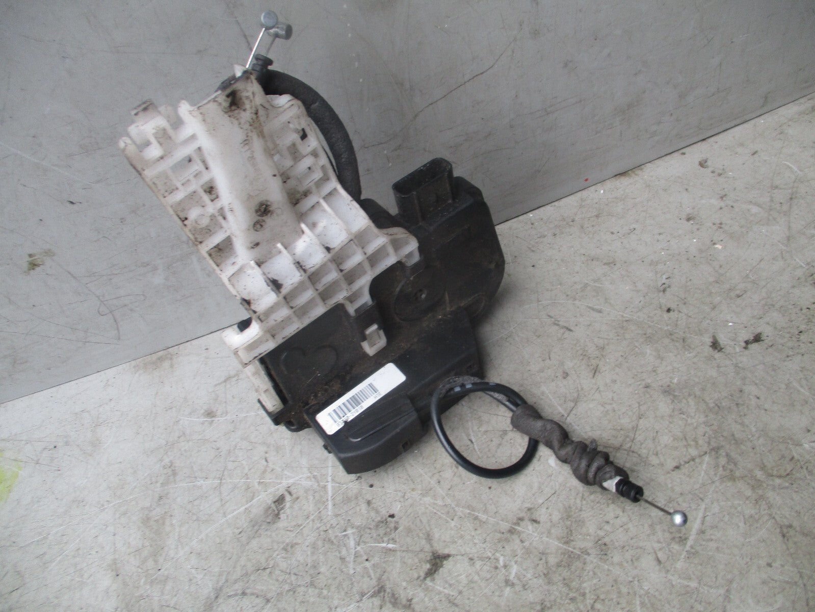 2013 HYUNDAI IX35 NSF PASSENGER SIDE FRONT DOOR LOCK MECHANISM 813102Y010