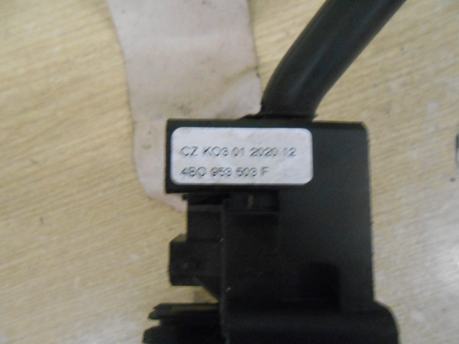 VW VOLKSWAGEN GOLF 1J (MK4) WINDSCREEN WIPER & INDICATOR STALKS 8L0953513G