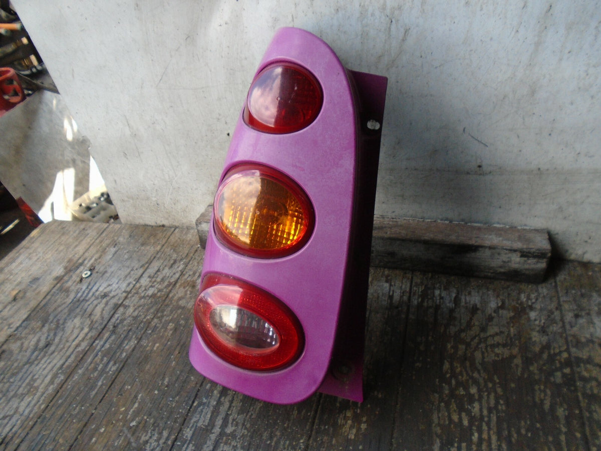 SMART CITY COUPE NSR REAR PASSENGER SIDE TAIL LIGHT TAIL LAMP WITH FRAME 0011644