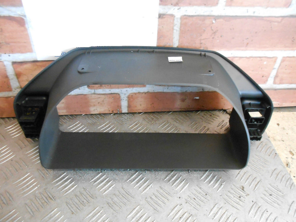 LAND ROVER FREELANDER 2003 SPEEDO CLOCKS SURROUND PLASTIC TRIM AWR 4272