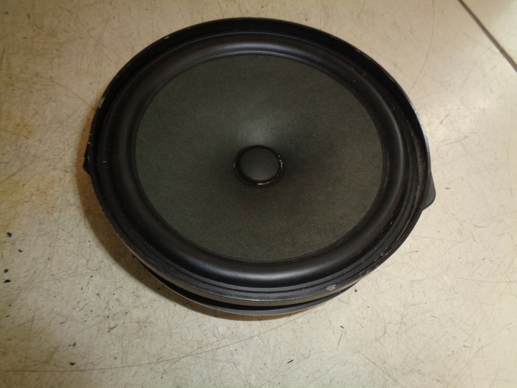 MERCEDES BENZ GLA X156 2019 NSF PASSENGER SIDE FRONT DOOR SPEAKER A2468200100