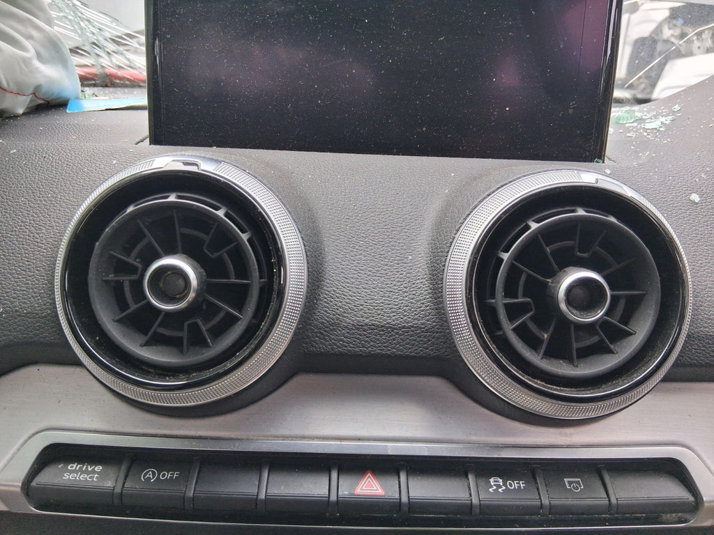 2022 AUDI Q2 S LINE MK1 DASHBOARD FRONT CENTRE BOTH AIR VENT