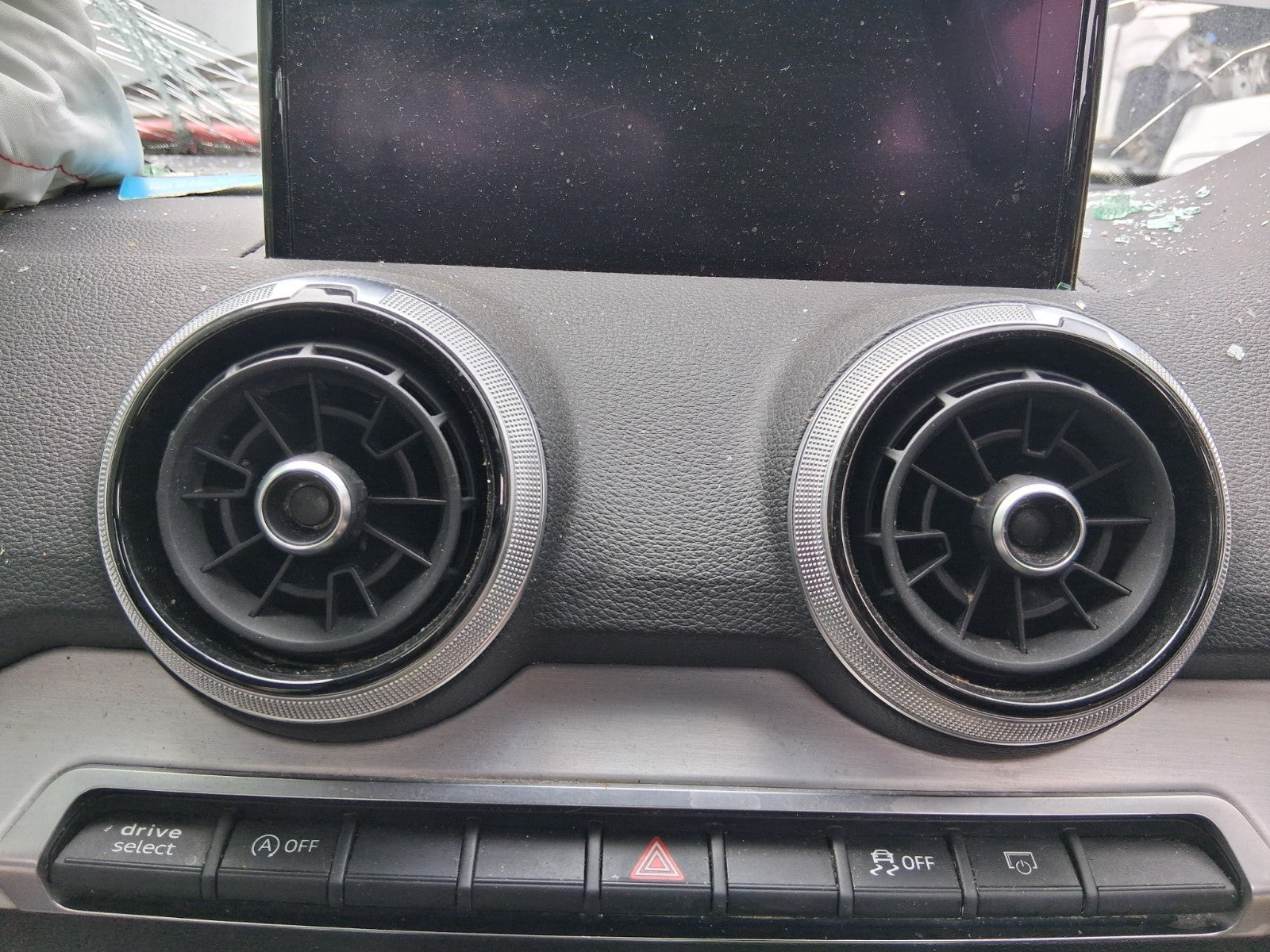 2022 AUDI Q2 S LINE MK1 DASHBOARD FRONT CENTRE BOTH AIR VENT