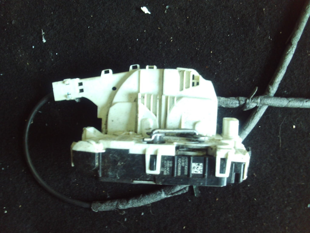 2021 MERCEDES SPRINTER W907 NS PASSENGER SIDE LEFT SLIDING DOOR LOCK A9107302000