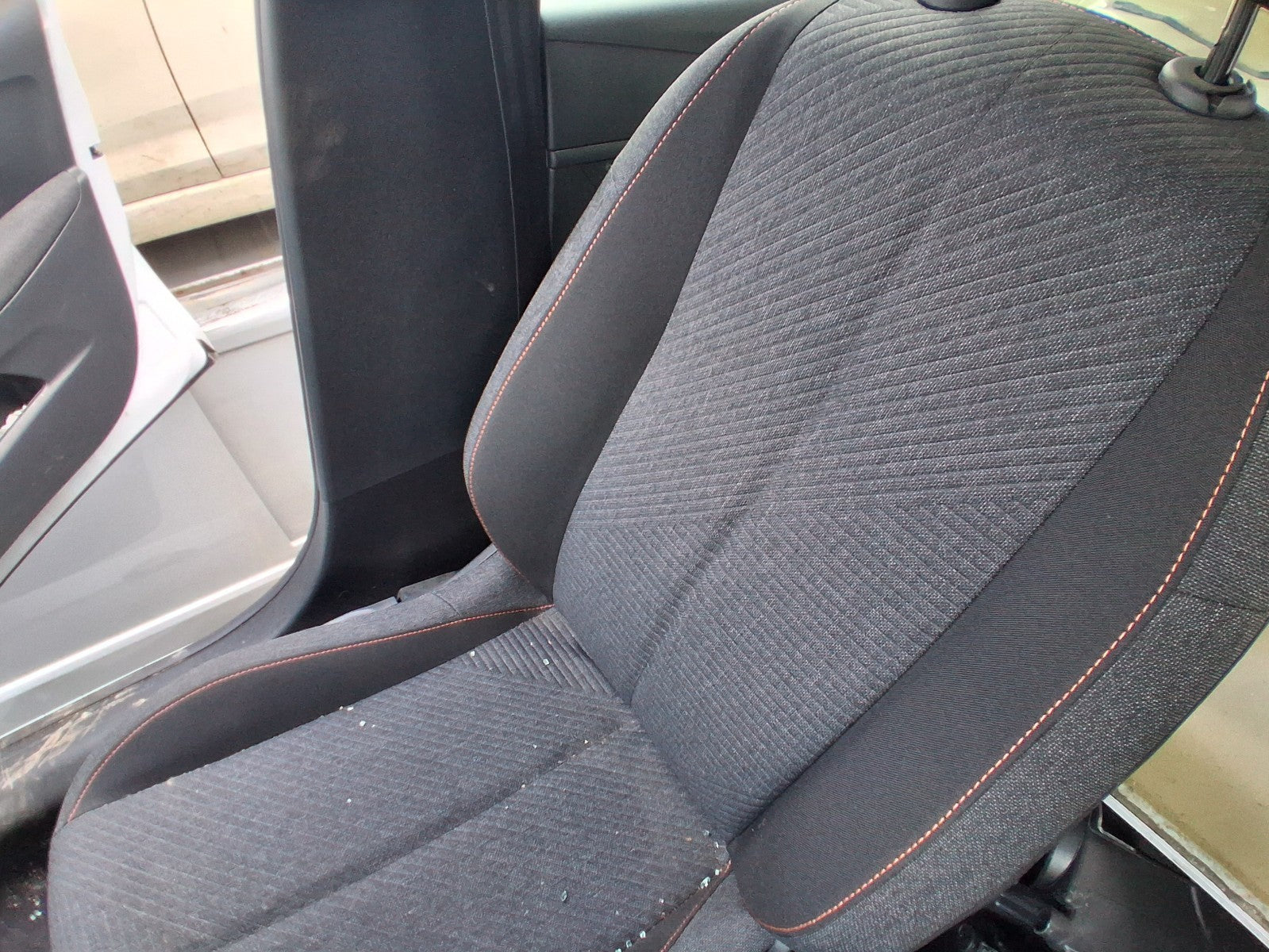 PEUGEOT 208 MK2 2025 OSF DRIVER SIDE FRONT COMPLETE SEAT FABRIC