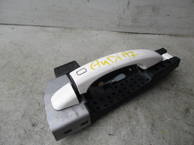 2010 AUDI A1 8X 3 DOOR  DRIVER SIDE DOOR HANDLE