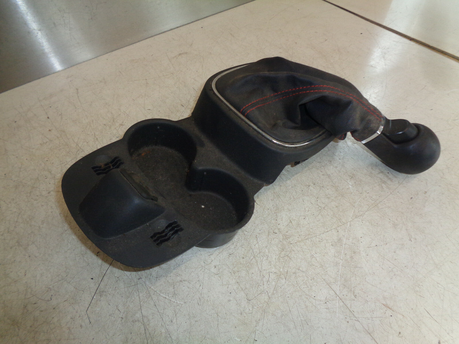 VAUXHALL CORSA D 2013 5 SPEED GEARSTICK KNOB CUP HOLDERS 13205815