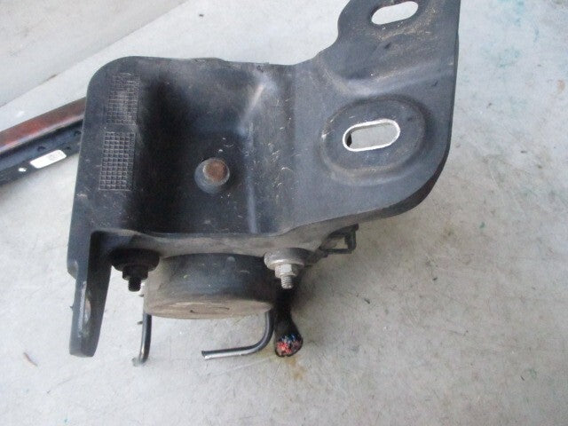 2007 VAUXHALL CORSA D TOP ENGINE MOUNT SUPPORT BRACKET 329510614
