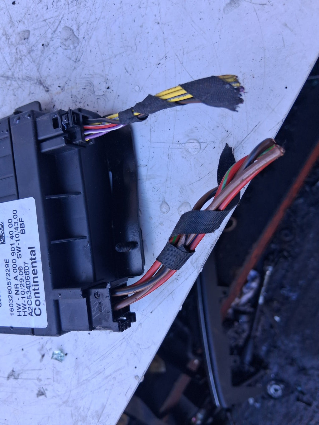 2015 MERCEDES C CLASS W204 FUEL PUMP CONTROL MODULE A0009003101