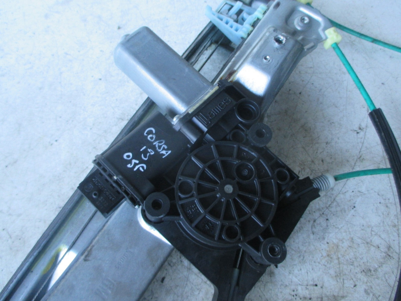VAUXHALL CORSA D 2013 OSF DRIVER SIDE FRONT WINDOW MOTOR REGULATOR 541613212