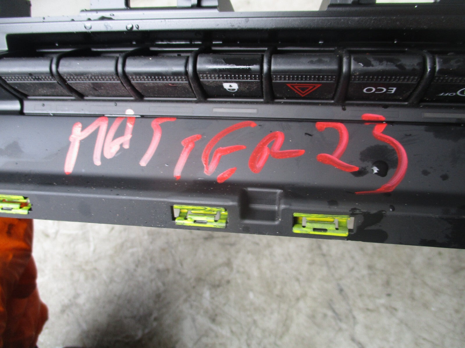 2023 RENAULT MASTER HAZARD LIGHTS CONTROL BUTTON SWITCH PANEL E1166690