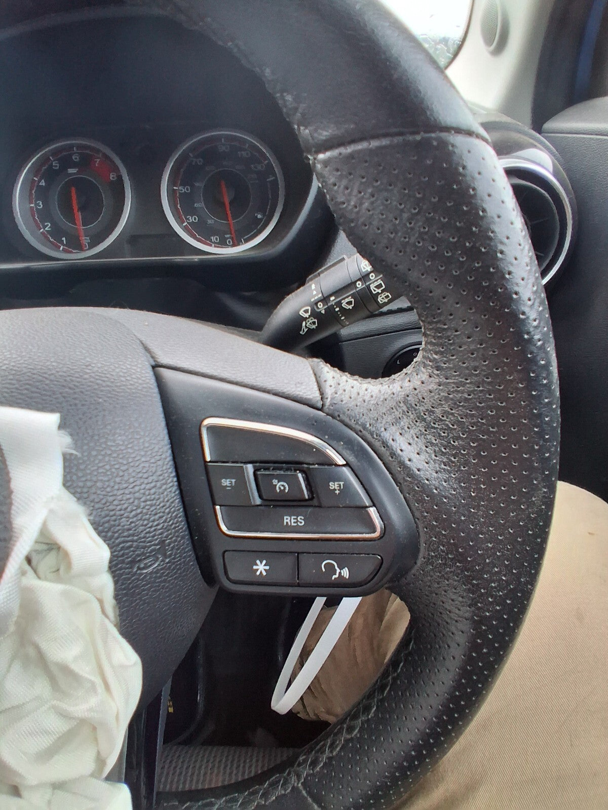 2021 MG 3 MK2 EXCLUSIVE MULTIFUNCTIONAL STEERING WHEEL