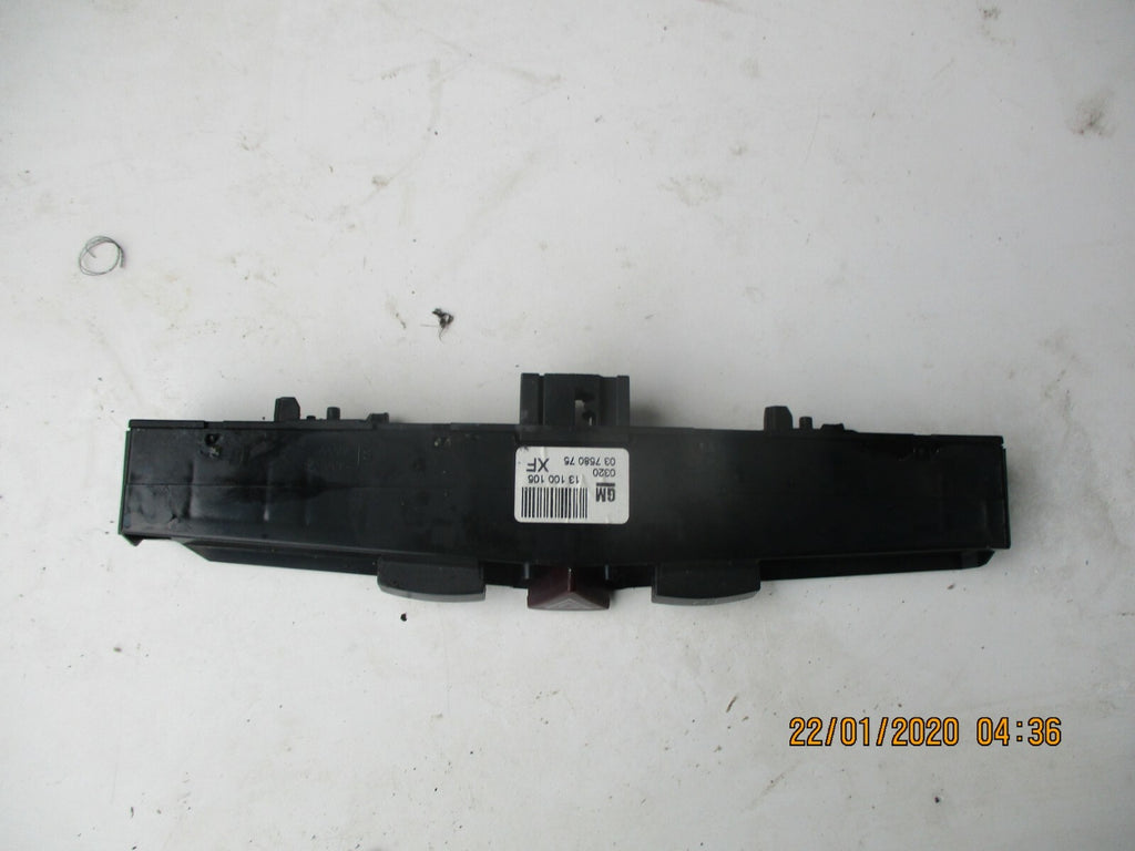 VAUXHALL ASTRA H MK5 2008 HAZARD LIGHT SWITCH DOOR LOCK BUTTON PANEL 13100105