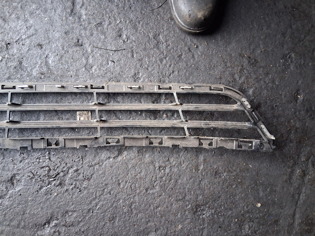 2016 FORD MONDEO MK5 HATCHBACK FRONT BUMPER LOWER GRILL DS7317B968