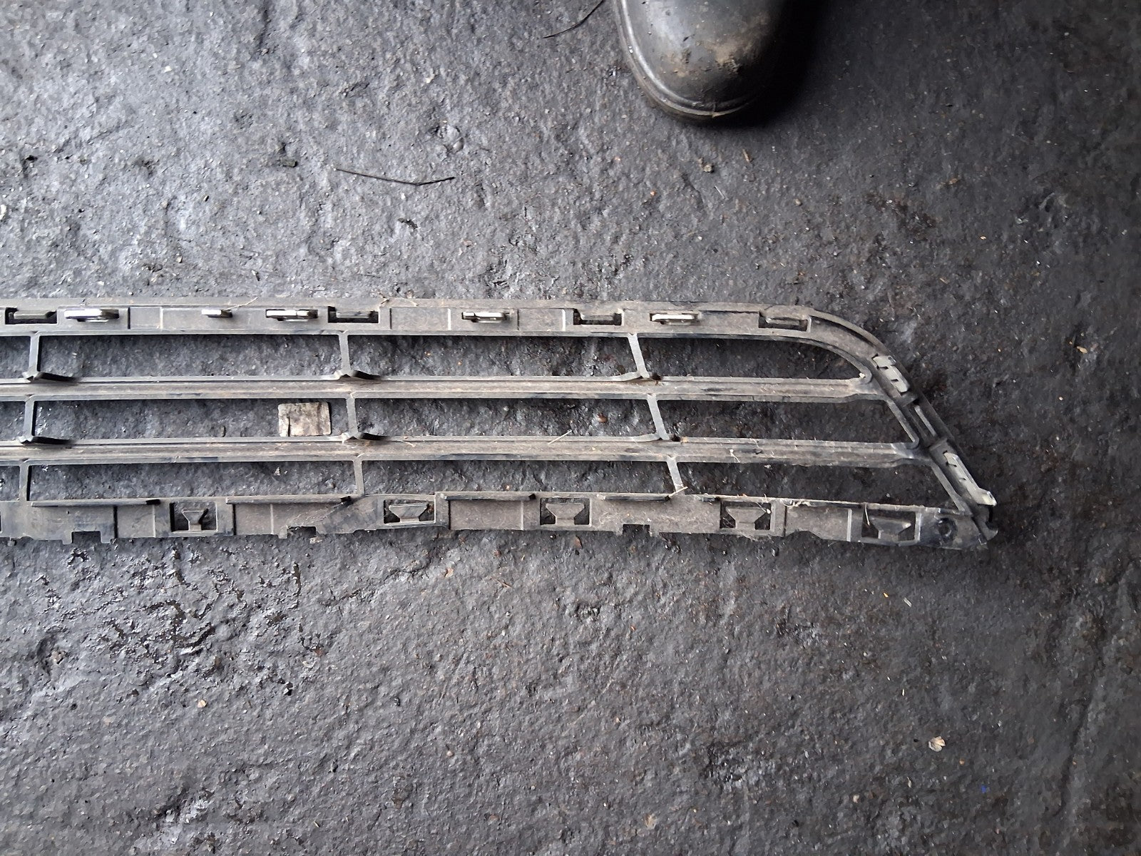 2016 FORD MONDEO MK5 HATCHBACK FRONT BUMPER LOWER GRILL DS7317B968