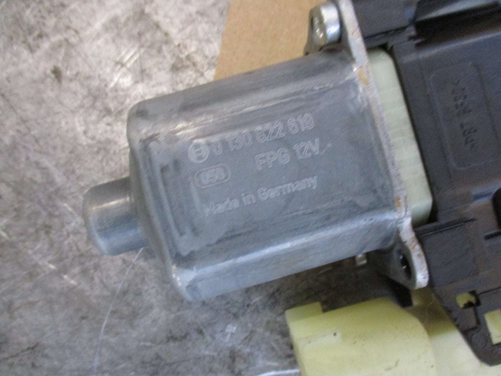 FORD FIESTA MK7 5 DOOR OSF DRIVER SIDE FRONT REGULATOR 8A6114553B