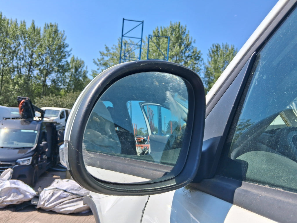 2013 VW VOLKSWAGEN TIGUAN MK1  NSF PASSENGER SIDE FRONT WING MIRROR WHITE LC9A