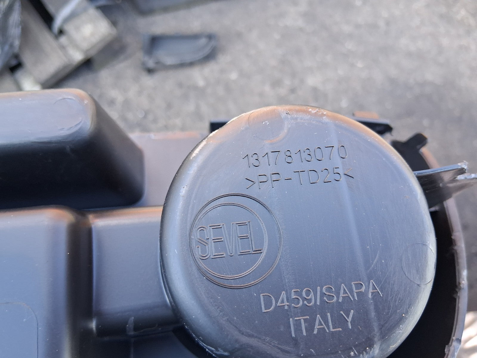 2024 FIAT DUCATO MK3 FACELIFT DUAL CUP HOLDER TRIM 1317813070