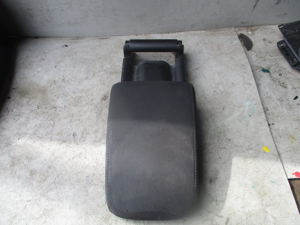 2017 VOLKSWAGEN GOLF MK7 CENTER ARM REST & REAR TRIM