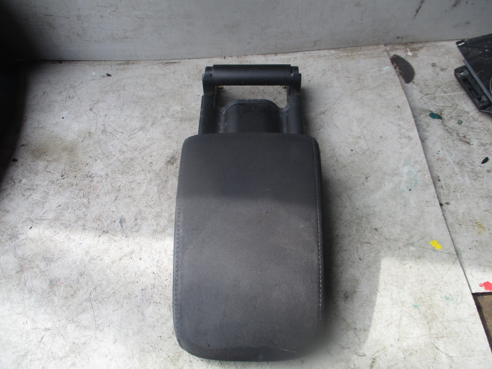 2017 VOLKSWAGEN GOLF MK7 CENTER ARM REST & REAR TRIM