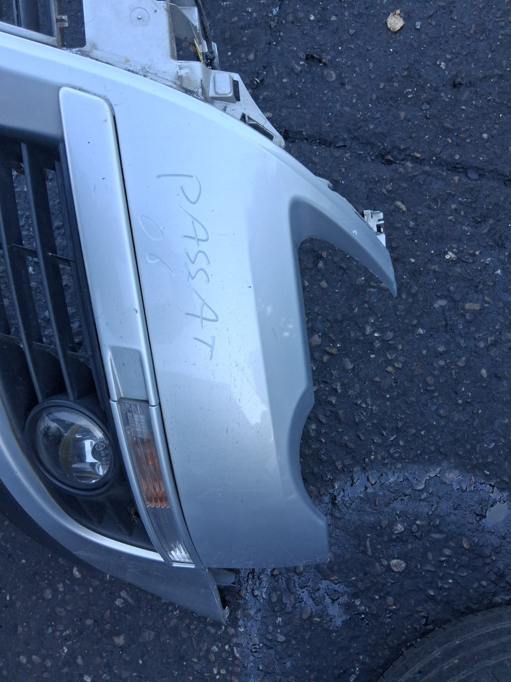2006 VW VOLKSWAGEN PASSAT B6 ESTATE COMPLETE FRONT BUMPER WITH GRILLE FOG LIGHTS