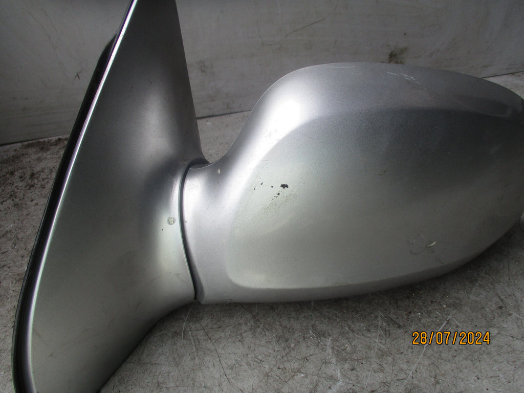 2006 KIA SEDONA  NSF PASSENGER SIDE WING MIRROR SILVER