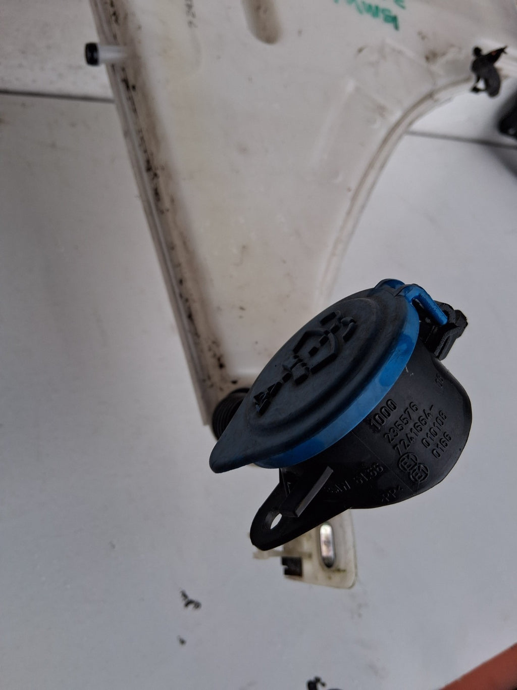 2017 BMW 3 SERIES 1l WINDSSCREEN WASHER BOTTLE 235576