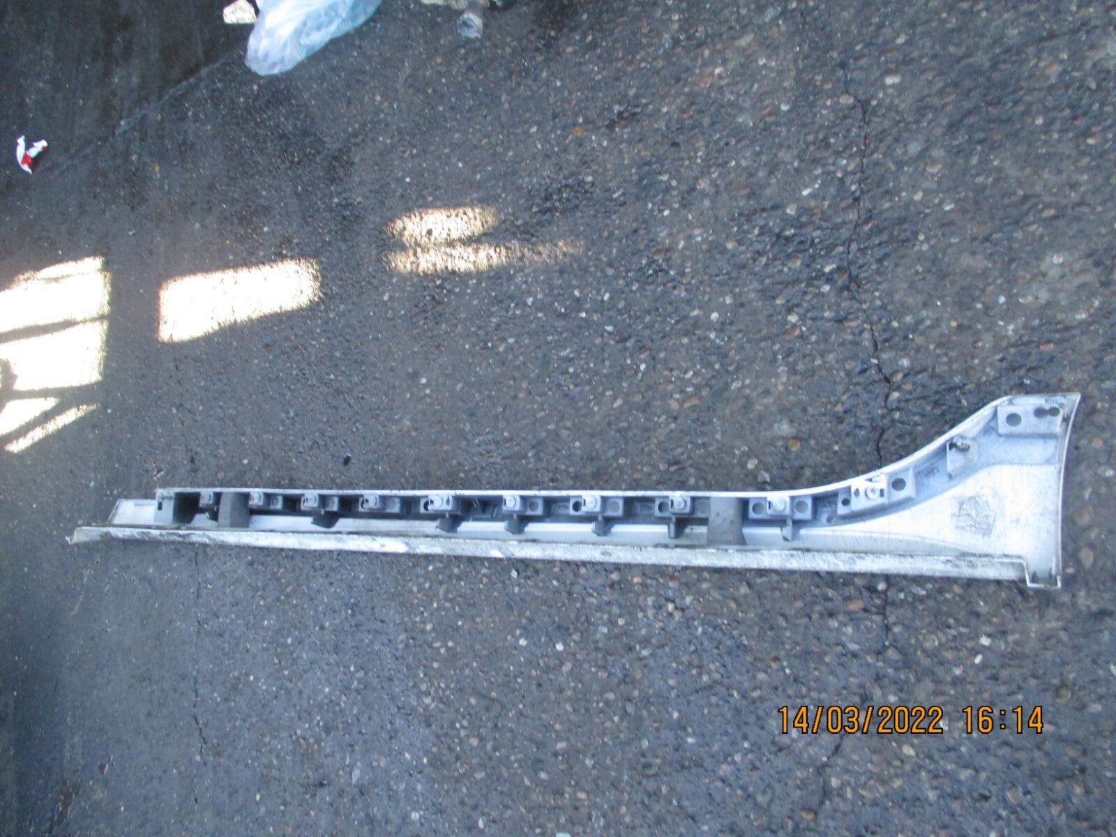 JAGUAR XE 2019 FACELIFT OS DRIVER SIDE SILL COVER TRIM WHITE