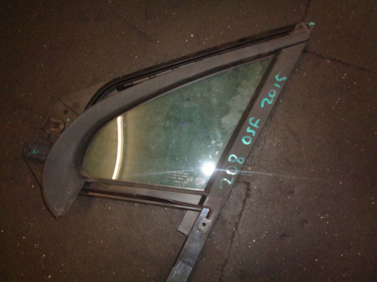 PEUGEOT 208 2016 3 DOOR HATCHBACK OSF DRIVER SIDE FRONT QUARTER GLASS WINDOW