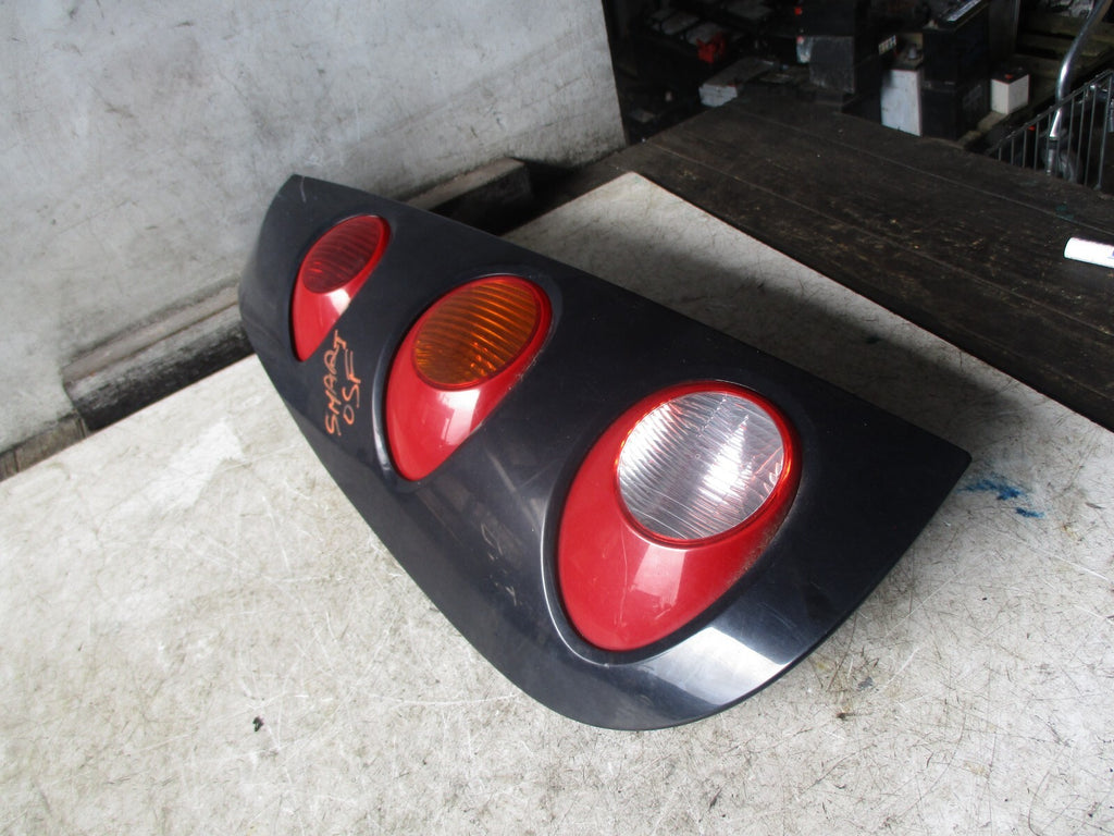 SMART FOR FOUR W454 2005 NSR PASSENGER SIDE REAR TAIL LIGHT A4548200364