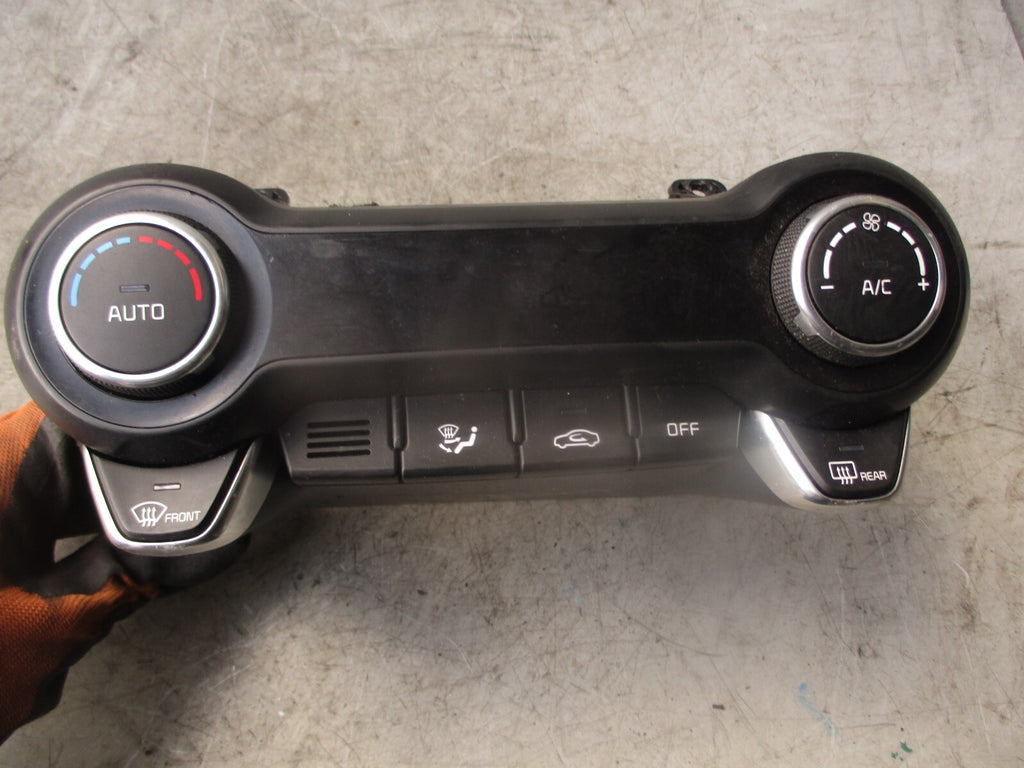 2018 KIA STONIC AC AIR CON HEATER CLIMATE CONTROL SWITCH PANEL 97250H8700
