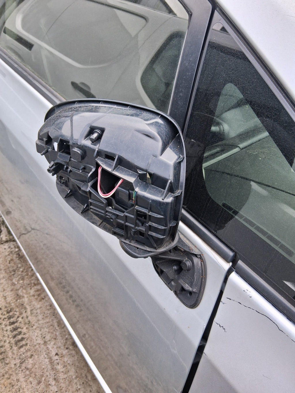 2018 TOYOTA PRIUS V PLUS XW40 OSF DRIVER SIDE FRONT RIGHT WING MIRROR DAMAGED