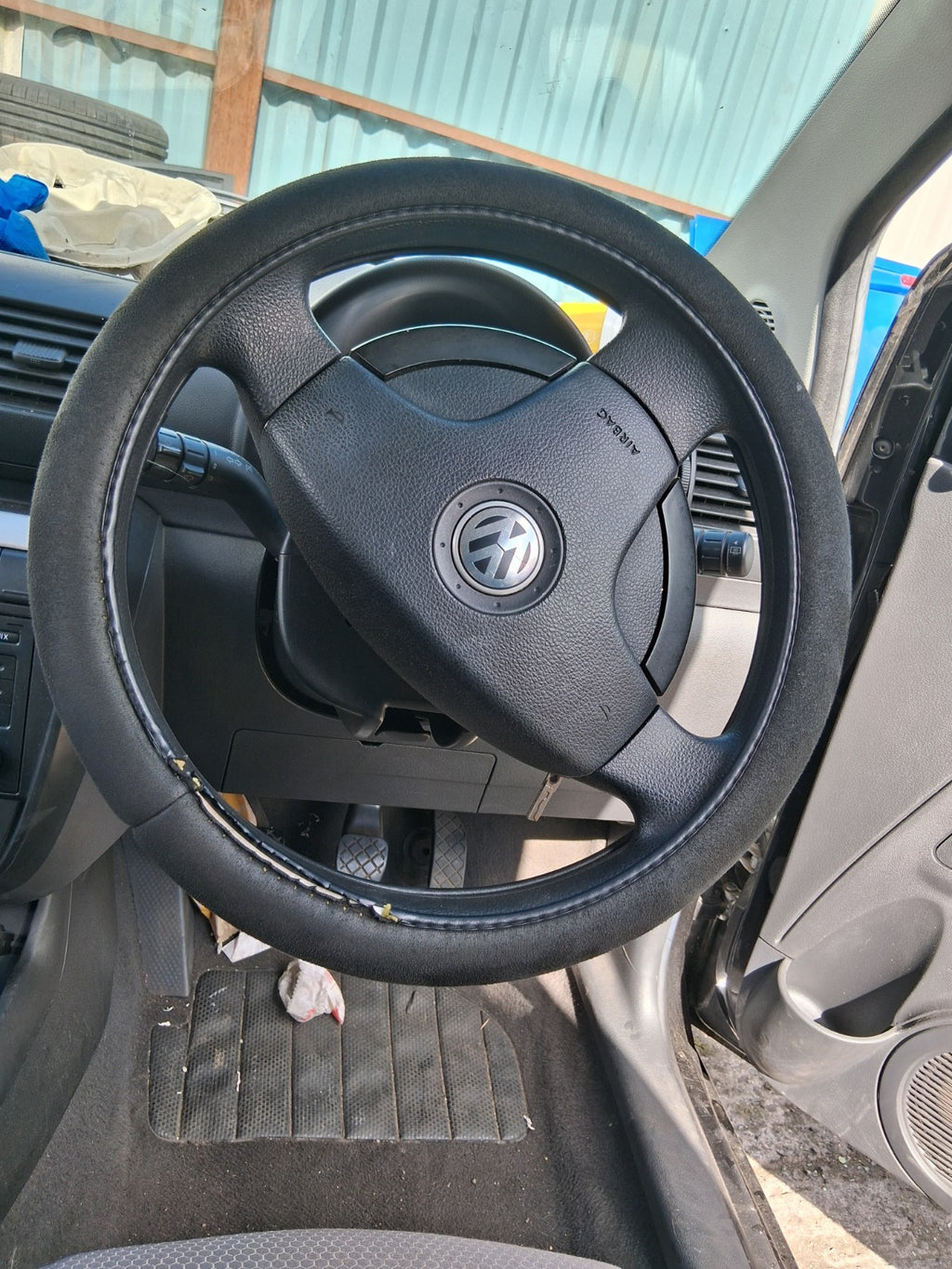 2011 VW VOLKSWAGEN FOX 3 DOOR STEERING WHEEL WITHOUT AIRBAG BLACK